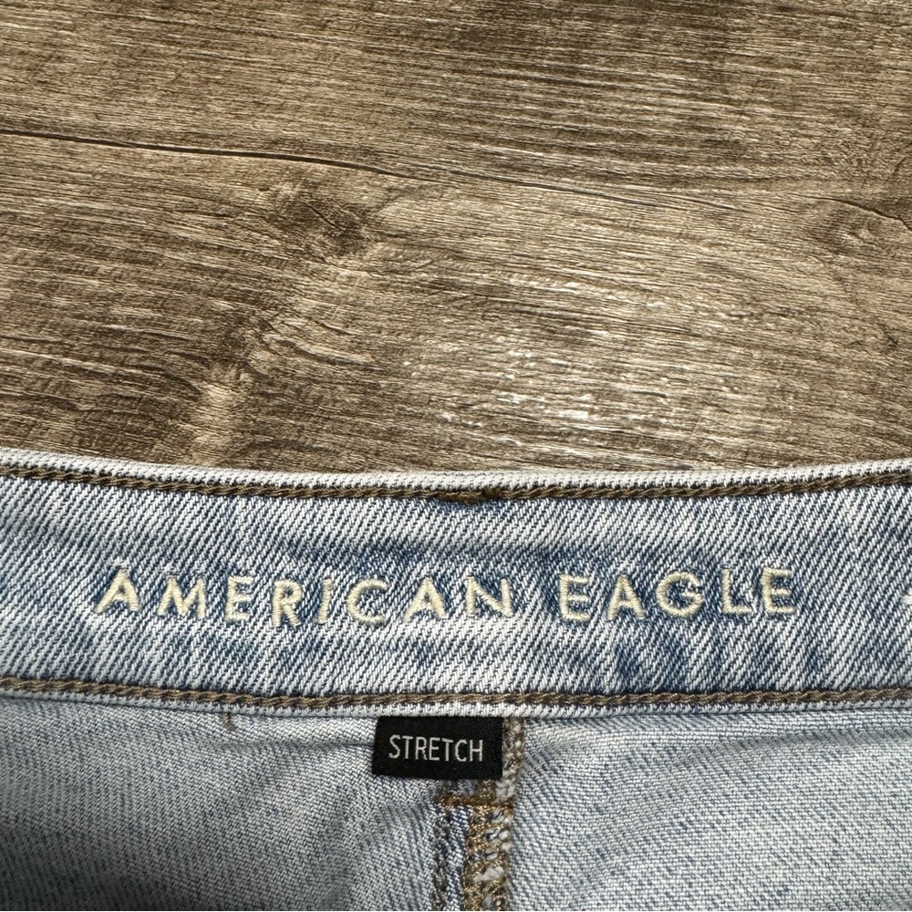 American Eagle Mom Short Jean Shorts Size 2 - Picture 3 of 6